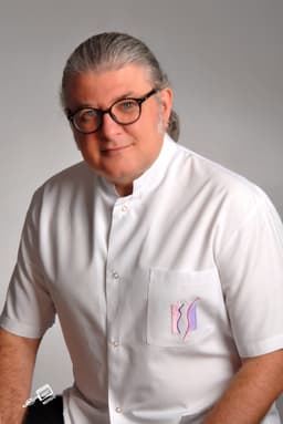 Op. Dr. Hakan Kılavuz