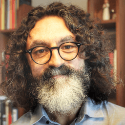 Uzm. Dr. Mustafa Özden