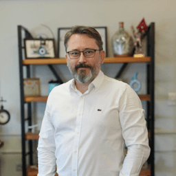 Op. Dr. Mesut Kaya