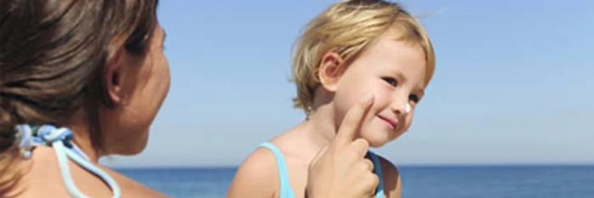 Bebek ve Çocuklar Güneşten Nasıl Korunmalı?