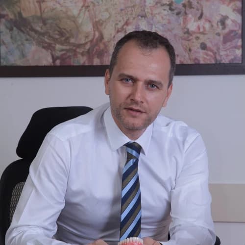 Dr. Dt. Cem Caniklioğlu