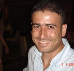 Dt. Erkut Akçalı
