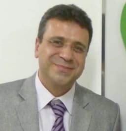 Dr. Melih Oyman