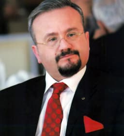 Op. Dr. Ahmet Umay