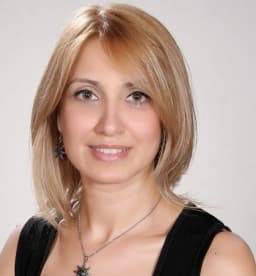 Op. Dr. Münevver Şenkal