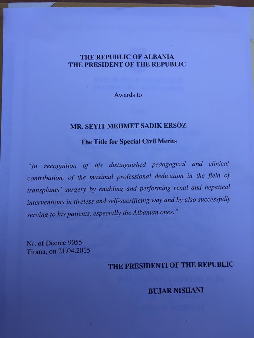 Arnavutluk Üstün Hizmet Madalyası