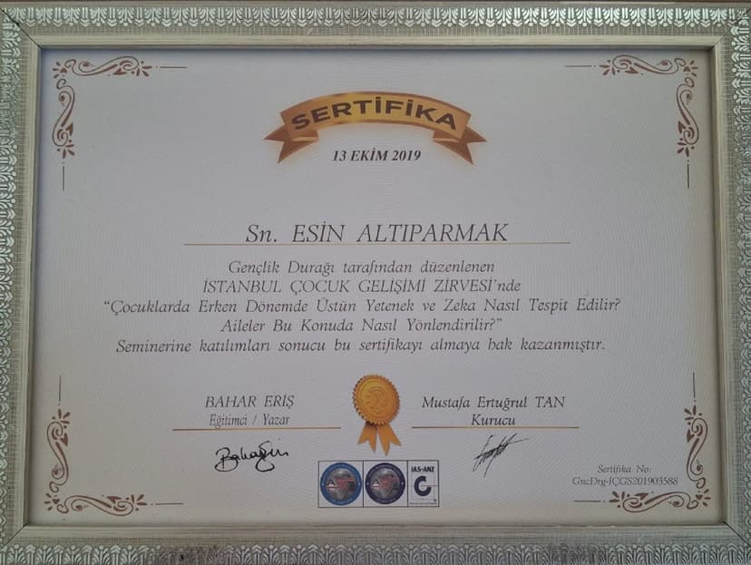 İSTANBUL ÇOCUK GELİŞİMİ ZİRVESİ'nde "Çocuklarda Erken Dönemde Üstün Yetenek ve Zeka Nasıl Tespit Edilir? Aileler Bu Konuda Nasıl Yönlendirilir?"