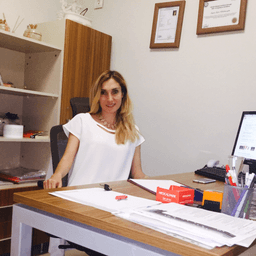 Emine Ak