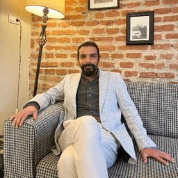 Melih Gündeş