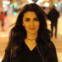 Özge Tan