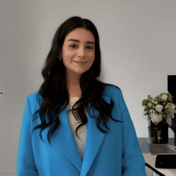 Esra Parmak
