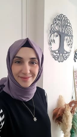 Esra Akdağ