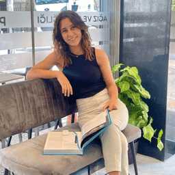 Kübra Çolak
