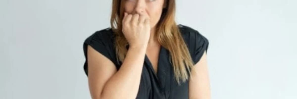 Anksiyete bozukluğu nedir? Belirtileri ve nedenleri nelerdir? Anksiyetesi olan insanlara nasıl davranılmalı?