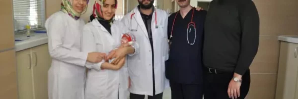 13 günlük bebek bağırsak ameliyatı oldu