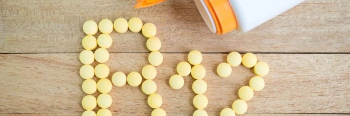 B12 VİTAMİNİ EKSİKLİĞİ