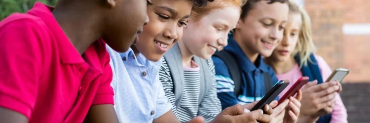 ÇOCUKLARDA DİJİTAL OYUN VE SOSYAL MEDYA KULLANIMI: TIKTOK, ROBLOX VE MINECRAFT GÜVENLİ Mİ?