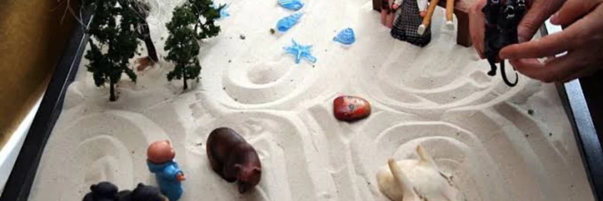 Kum Terapisi: Duygusal İyileşme ve Dönüşüm