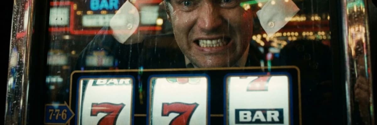 "Tam Kazanıyordum, Direkten Döndü": Beyninizi Hackleyen "Ramak Kala" (Near-Miss) Tuzağı