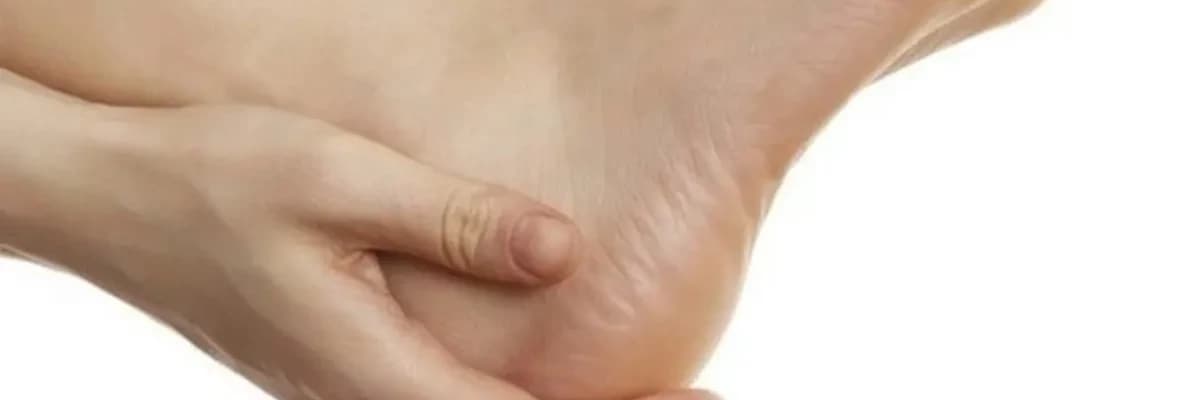 Sabah İlk Adımda Topuk Neden Ağrır? 😳🦶 İlk Adımda Gelen O Ağrı Neden Olur?