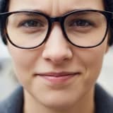 Görünmeyen Stres: “İyiyim” Diyen İnsanların İç Dünyasında Neler Oluyor?