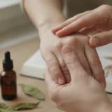 Romatizma Nedir? Belirtileri, Nedenleri ve Tedavi Yöntemleri