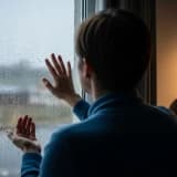 Sevildiğini Hissetmemek: Gerçek mi, Zihinsel Bir Kurgu mu?