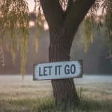 Bir şeylerin bizi rahatsız etmesine izin verdiğimizde, benzer diğer şeylerin de bizi rahatsız etmesine kapı açmış oluruz.