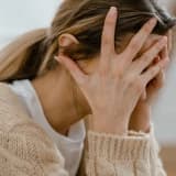 Panik Atak Nedir, Belirtileri ve Tedavi Yöntemleri Nelerdir?
