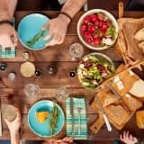 Aileleri ile birlikte yemek yemek çocukları nasıl etkiliyor?