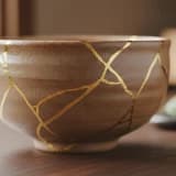 Kintsugi: Kırıklarımızla Yeniden Bütünleşmek