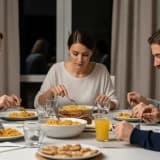 Aile İçinde Kilo ve Yemek Üzerinden Kurulan Dil