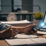 Sürekli Yetişmeye Çalışmak: Performans Kimliği ve Kronik İçsel Baskı