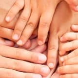Aile İlişkilerinde Açık ve Dürüst İletişim: Güven Oluşturmanın Temel Taşı