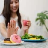 OBEZİTE VE KİLO KONTROLÜNDE DAVRANIŞ DEĞİŞİKLİĞİ TEDAVİSİ NASIL OLMALI