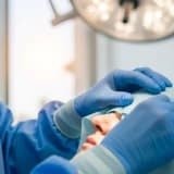 Mersin’de Göz Kapağı Estetiği (Blefaroplasti): Ameliyat Süreci ve Doktor Seçimi