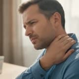 Boyun Fıtığı Nedir? Belirtileri, Nedenleri ve Tedavisi