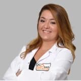 Dt. Beste Becerikli Kıvrak Profil Fotoğrafı