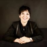 Op. Dr. Aylin Aker Ayrım Profil Fotoğrafı