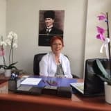 Op. Dr. Amira Baker Profil Fotoğrafı