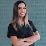 Dr. Dt. İlayda Hünler Dönmez Profil Fotoğrafı