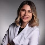 Dt. Yağmur Çömlekçioğlu Profil Fotoğrafı