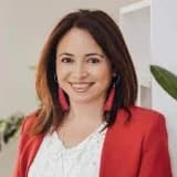 Uzm. Psk. Esra Aydınlı Profil Fotoğrafı