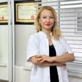 Op. Dr. Zeynep Gökçe Uslu Profil Fotoğrafı