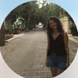 Dt. Burçin Katık Profil Fotoğrafı