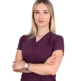 Dt. İrem Karakuş Profil Fotoğrafı