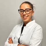 Dt. Elif Akdeniz Profil Fotoğrafı