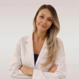 Uzm. Dt. İrem Ürünal Yenenç Profil Fotoğrafı