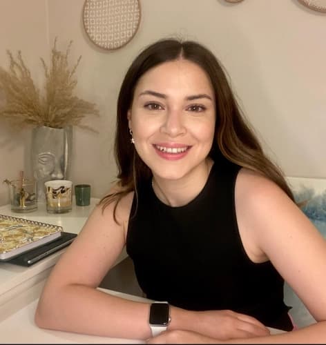 Uzm. Psk. İlay Özdurdu Yılmaz Profil Fotoğrafı