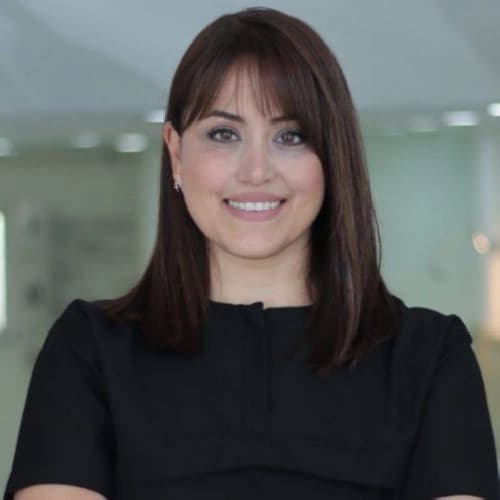 Dt. Özge Asmacık Yağcı Profil Fotoğrafı